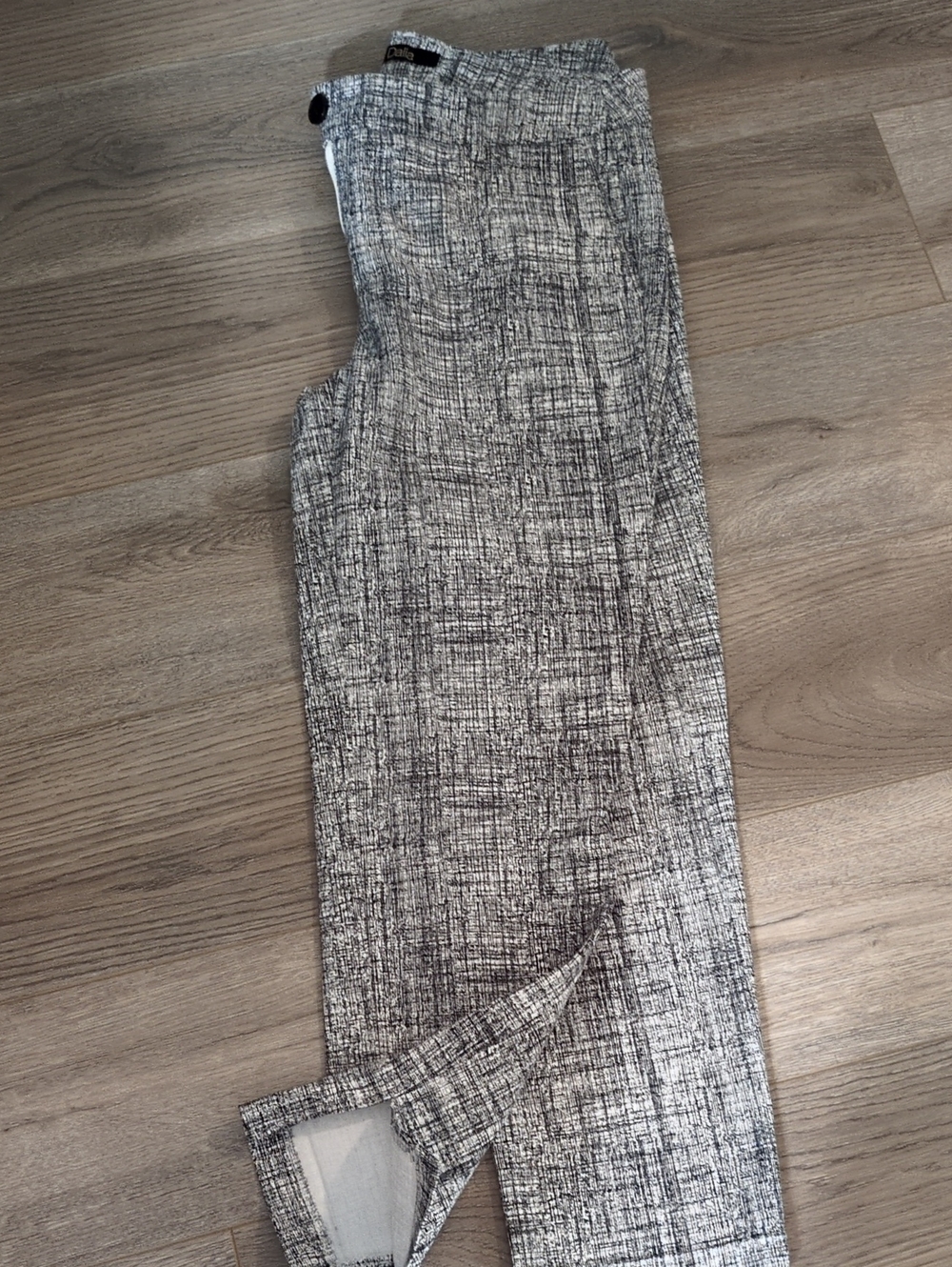 Dalia Men's Gray Crosshatch Dress Pants